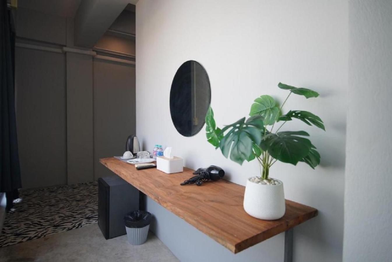 The Character Yaowarat V เดอะ คาแรคเตอร์ เยาวราช 3 Apartment Bangkok Exterior photo